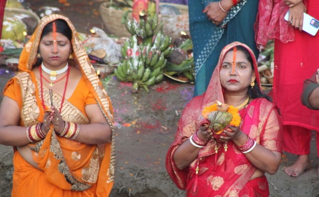उदाउँदो सूर्यलाई अर्घ्य दिएर छठको व्रत आज समापन हुँदै