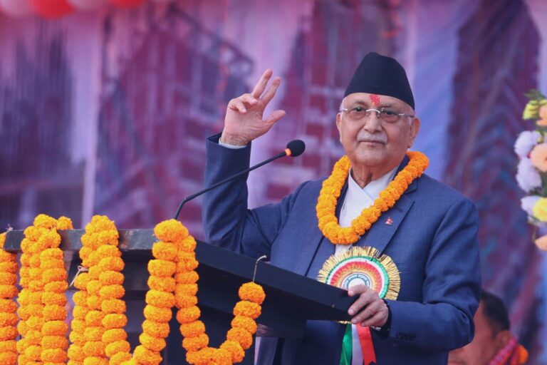 गृहजिल्लाबाट रास्वपालक्षित ओलीको कटाक्ष: देश चलाउने कुरा अरूलाई गाली गरेजस्तो र सहकारी ठगीजस्तो होइन