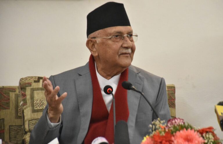 मौसम गडबडीका कारण बेलीब्रिज उद्घाटन गर्न हुम्ला हिँडेका प्रधानमन्त्री ओली सुर्खेतमा रोकिए