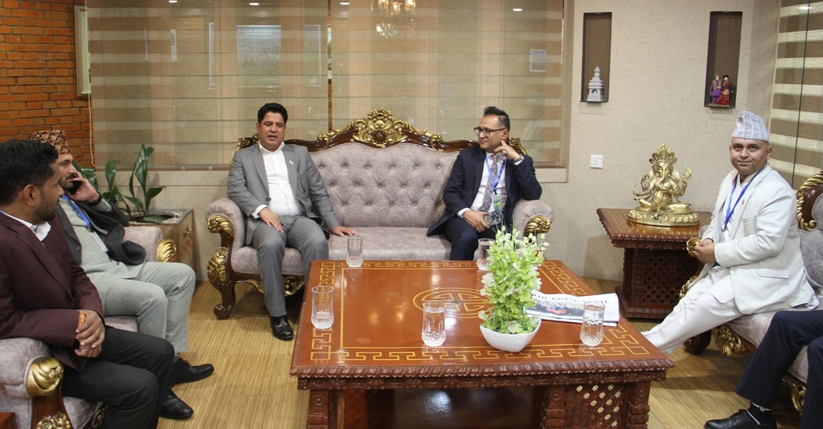 उद्योगमन्त्री भण्डारी स्वदेश फिर्ता