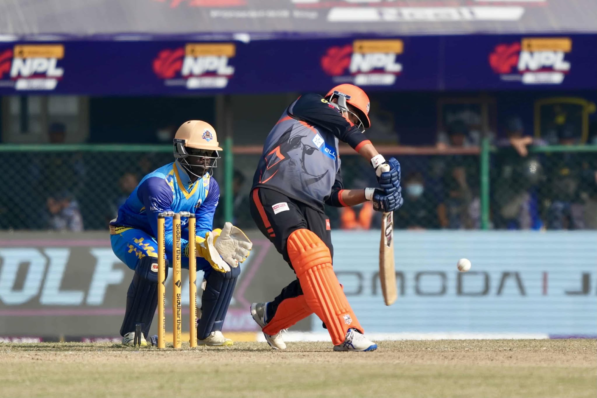 चितवन राइनोजद्वारा कर्णाली याक्स सामु १३१ रनको लक्ष्य प्रस्तुत