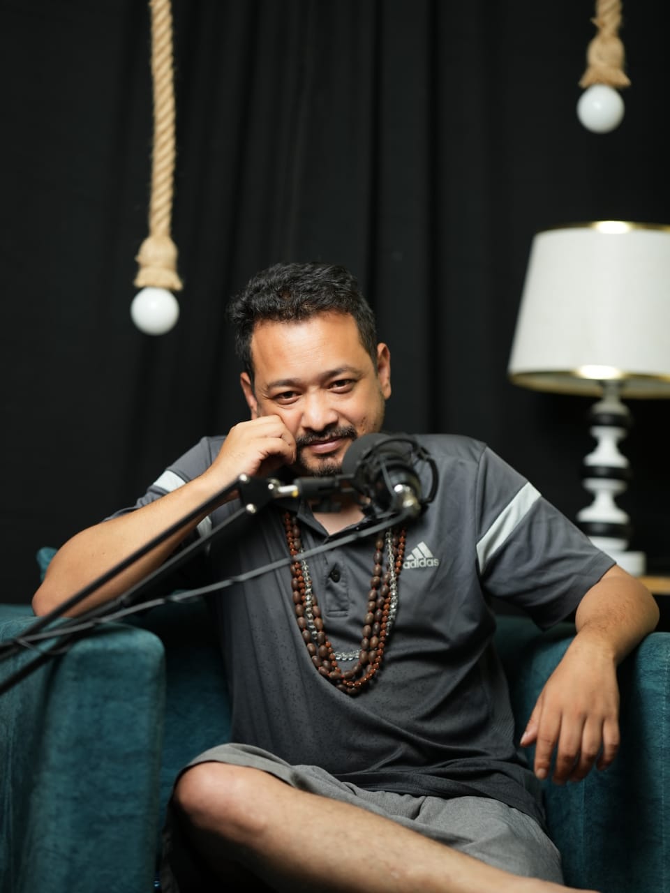 चलचित्रको करोडौं आम्दानी, तर पर्दा पछाडिका श्रमिकले अझै पारिश्रमिक नपाउने गुनासो