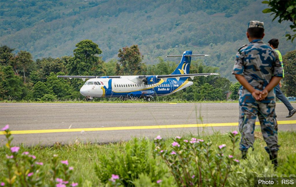 तुम्लिङटार विमानस्थलमा तीन सातापछि उडान