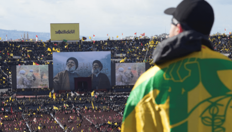 मारिएका हिजबुल्लाह नेताको बेरूतमा भएको अन्त्येष्टिमा दशौं हजार सहभागी