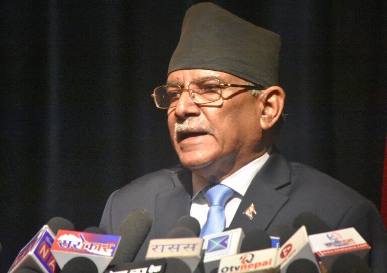 प्रचण्ड भन्छन् : निजामती विधेयकमा गम्भीर षड्यन्त्र भयो