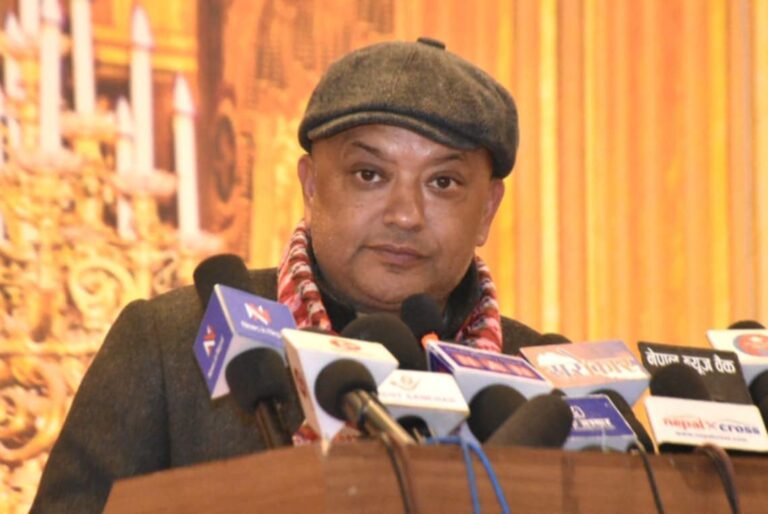 अहिले एमालेसँग सरकारमा छौं, अब माओवादीलाई पनि मिलाउँछौंः महामन्त्री थापा