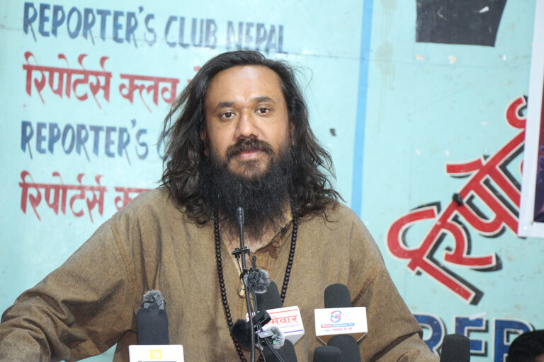 कांग्रेसलाई दलित अभियन्ताको प्रश्नः रमेश लेखकलाई दुष्कर्मको आधारमा कारबाही गर्ने कि गृहमन्त्रीकै पदमा राखिराख्ने ?