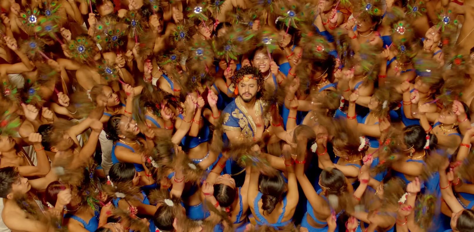 कोरससँग ताल मिलाएका प्रदीपको गीत ट्रेन्डिङमा