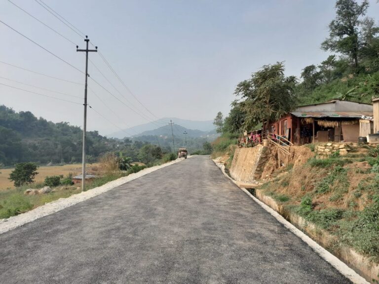 राजमार्गलाई ग्रामीण सडक सञ्जालमा जोड्दै