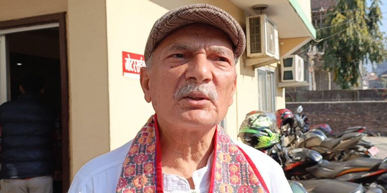 राजावादीहरुलाई ‘गोबर’ को संज्ञा दिँदै बाबुरामले भनेः ‘१०/२० हजार भाडाका मान्छे उफारेर को डराउँछ’