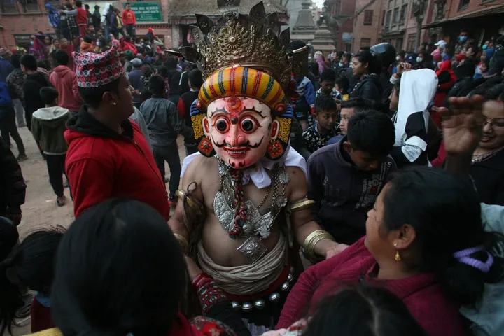 मल्लकालीन परिवारलाई इङ्गित गर्ने नवदुर्गाको ङालाकेगु जात्रा