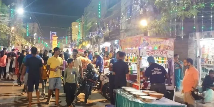 वीरगञ्जमा नयाँ वर्षको पूर्वसन्ध्यामा ‘रात्रि बजार’ संचालन