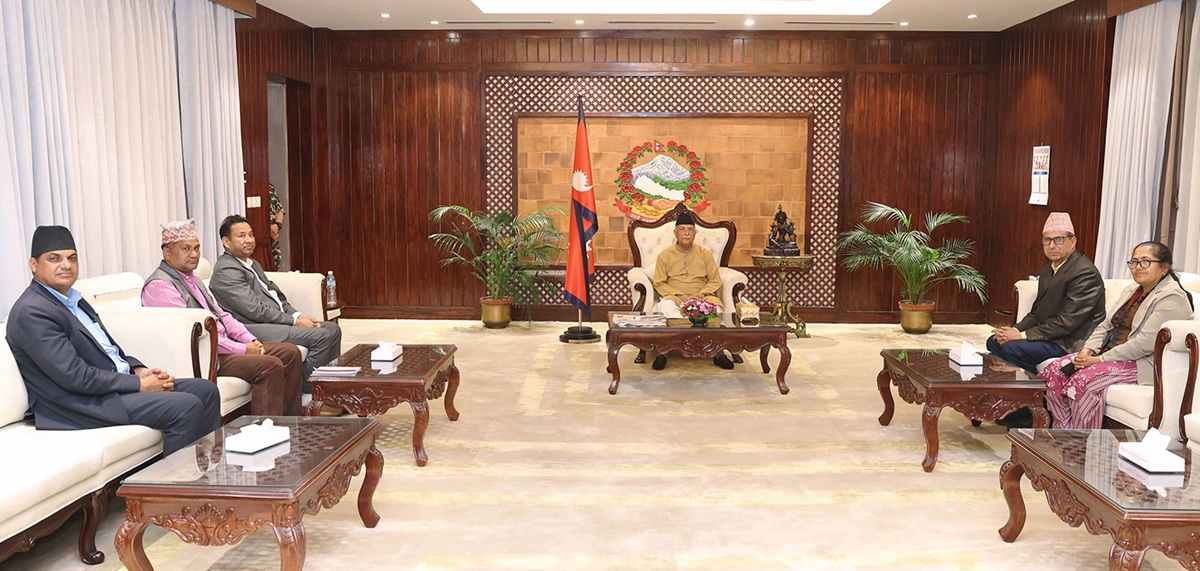 शिक्षक र प्रधानमन्त्रीबीच कुरो मिलेन, आज पनि आन्दोलन जारी रहने