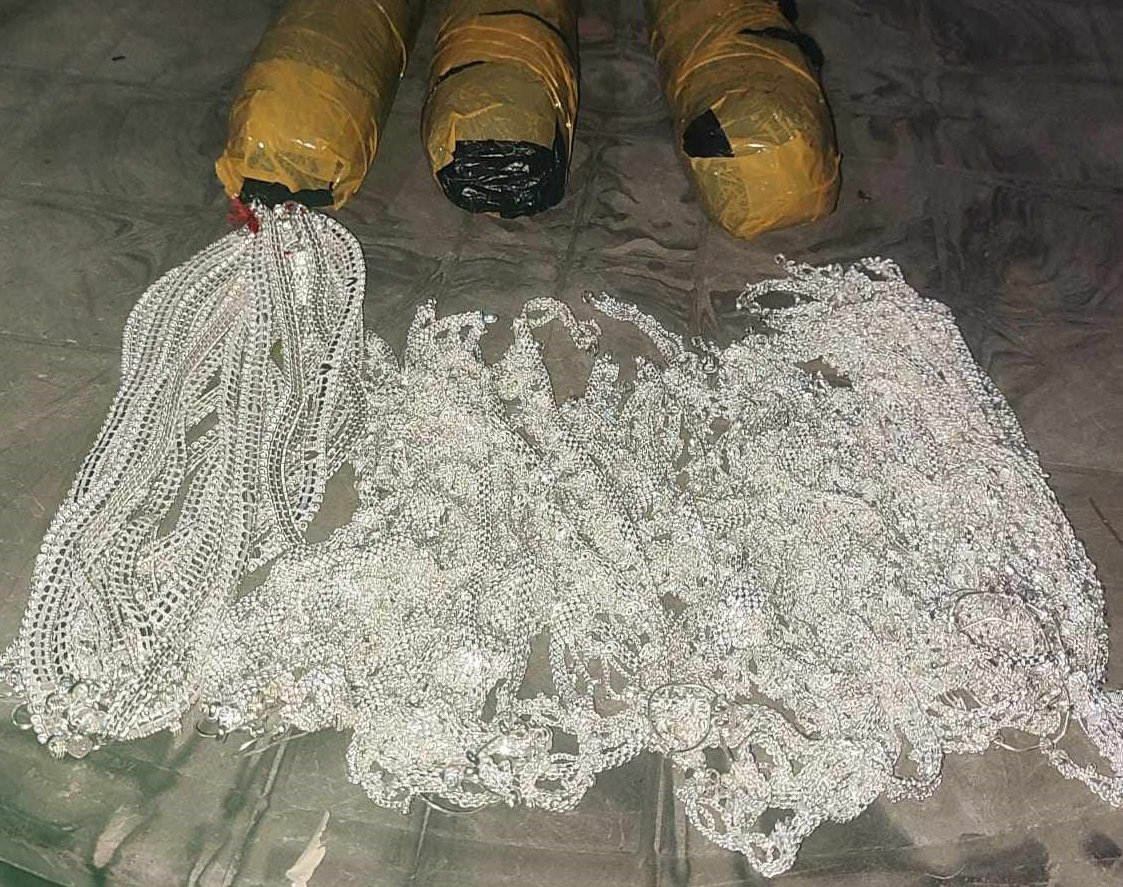 अवैध चाँदी प्रहरीद्वारा बरामद