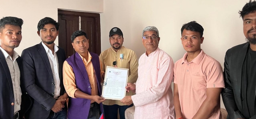 हरिकिसन रानाको मृत्यु प्रकरण : निष्पक्ष छानबिनको माग गर्दै गृहमन्त्री लेखकलाई बुझाए ज्ञापनपत्र