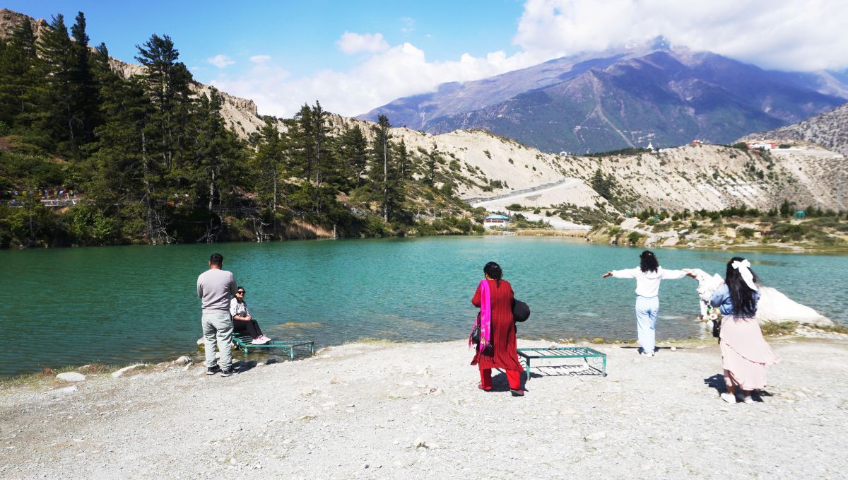 पर्यटक लोभ्याउने मुस्ताङको ‘ढुम्बाताल’