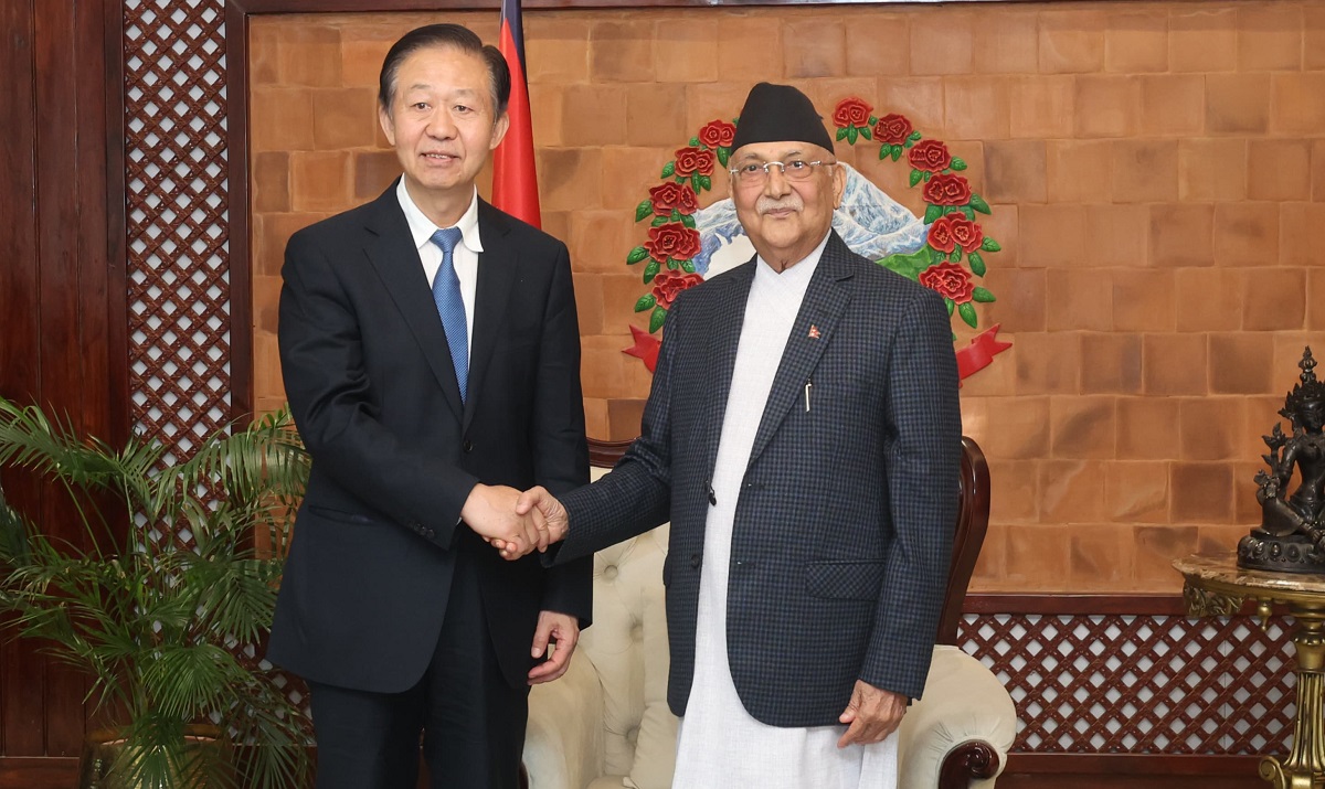 चिनियाँ जनकङ्ग्रेसका उपाध्यक्षले भेटे प्रधानमन्त्री ओलीलाई