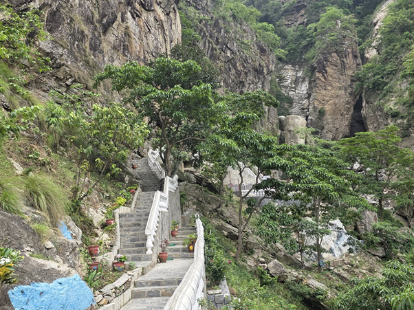 बाँदर कुद्ने भिर अहिले पर्यटकको रोजाइमा