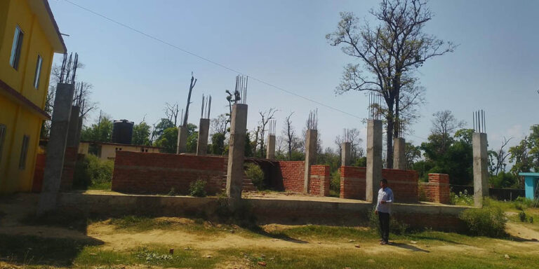 बजेट अभावमा विद्यालय भवन अधुरो
