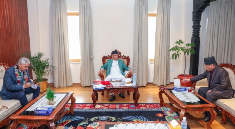 हिजो स्थगित् भएको शीर्ष तीन नेताहरूको भेट आज २ बजेलाई तय