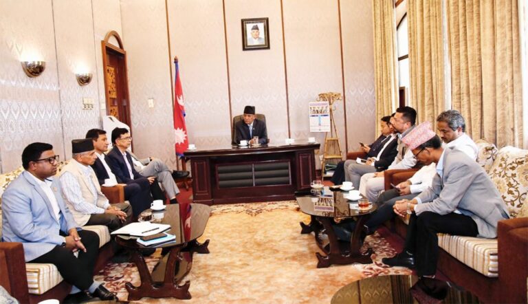 प्रचण्डले विपक्षीहरूसँग १२ बजे छलफल गर्ने, सदनको अवरोध हट्ला त ?