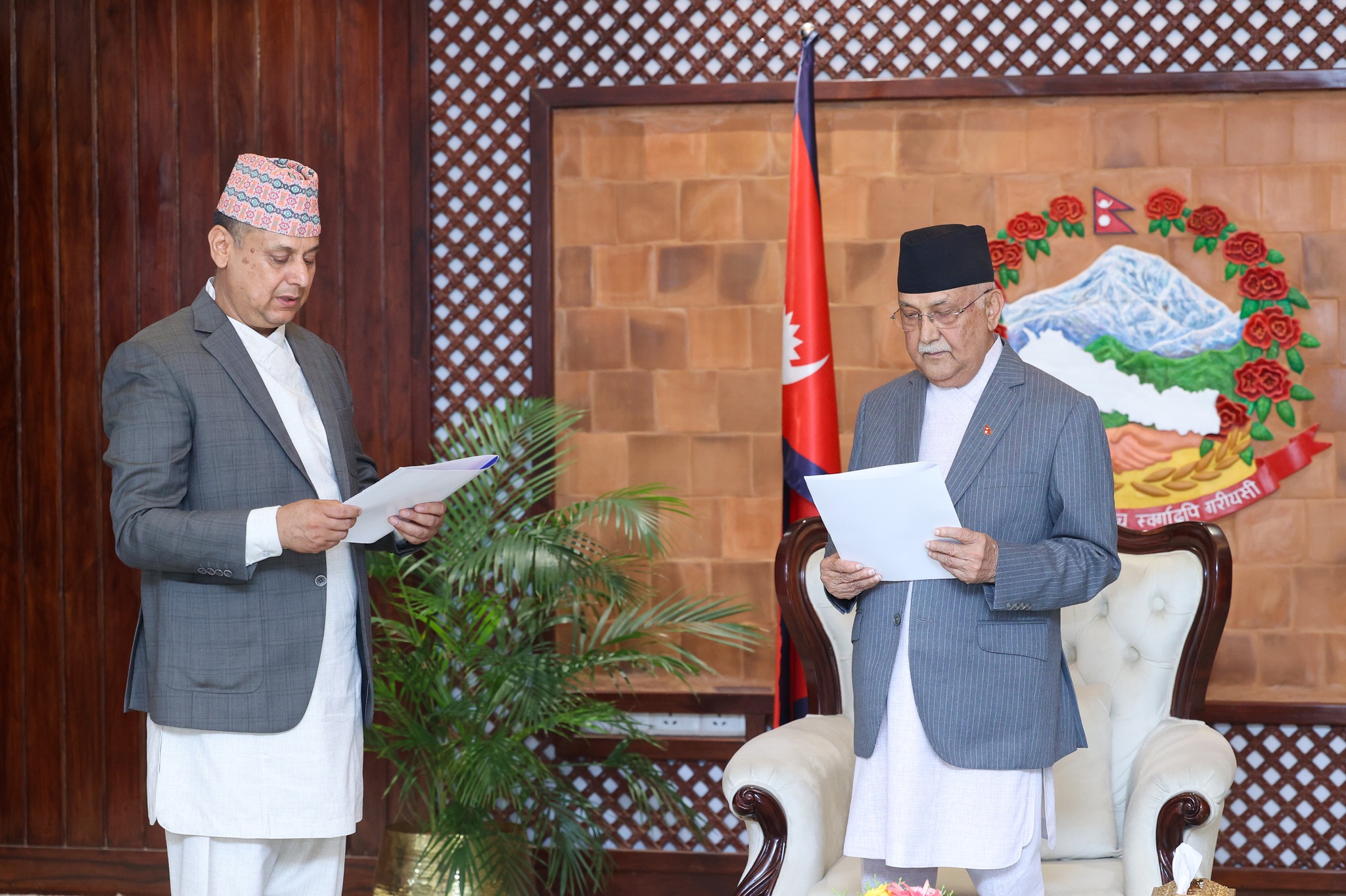 नवनियुक्त उपकुलपति प्रा डा अर्यालले लिए पद तथा गोपनियताको सपथ