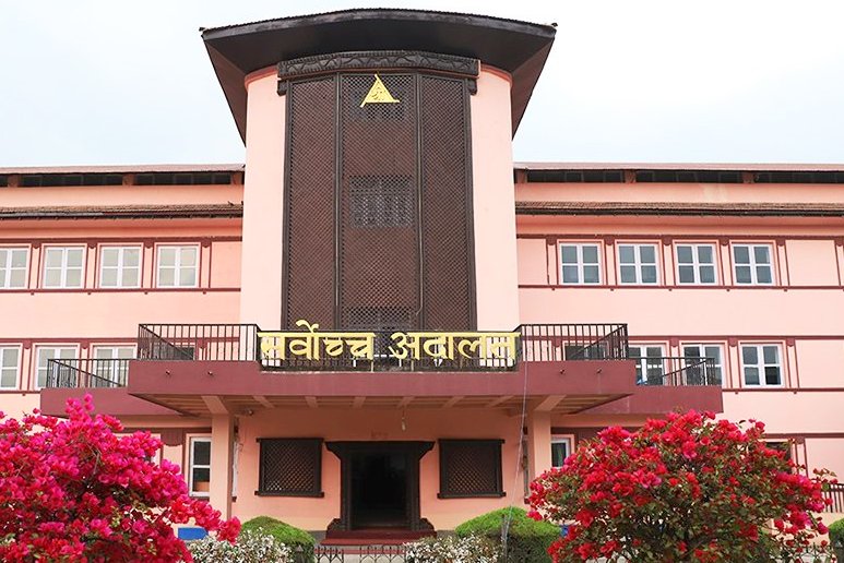 नियमावली बिना ऐन लागू गर्ने सरकारी हतार, जनस्वास्थ्यको चिन्तामा सर्वोच्चको अन्तरिम ब्रेक!