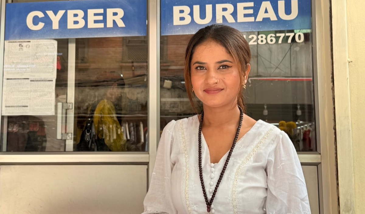 गायिका एलिना चौहानलाई अभद्र कमेन्ट गरेको आरोपमा एक जना पक्राउ