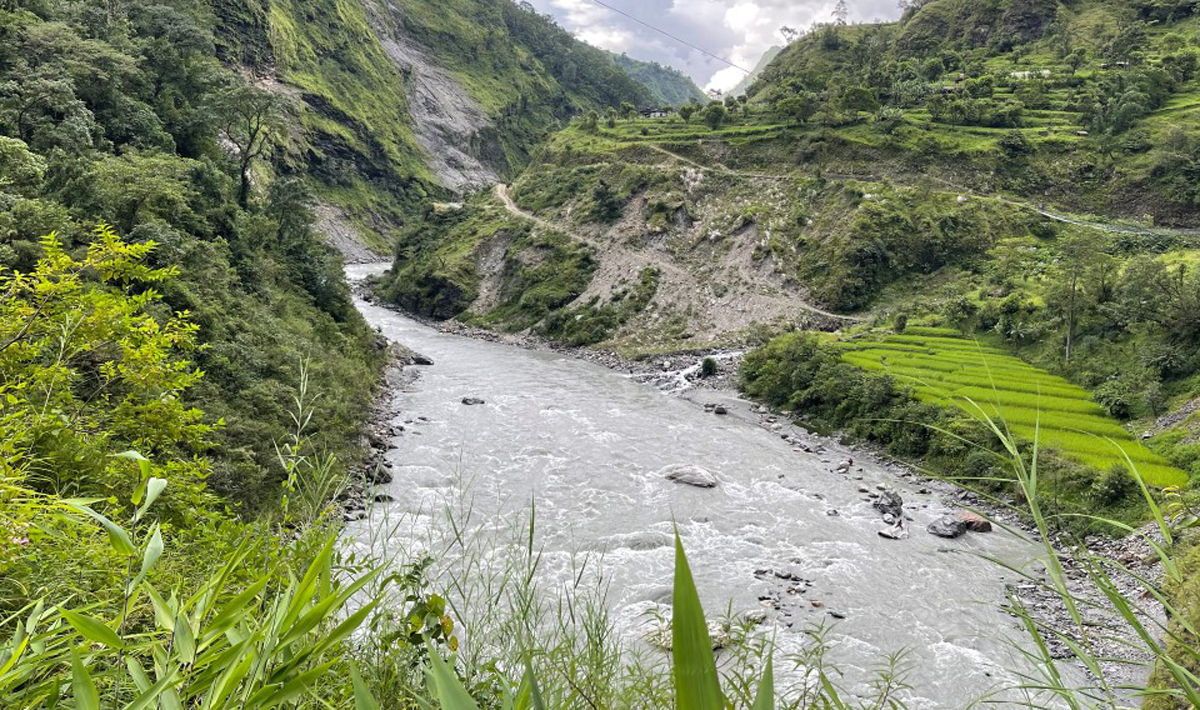 पहिरोले म्याग्दी नदी थुनियो, तटीय क्षेत्रमा सतर्कता अपनाउन आग्रह