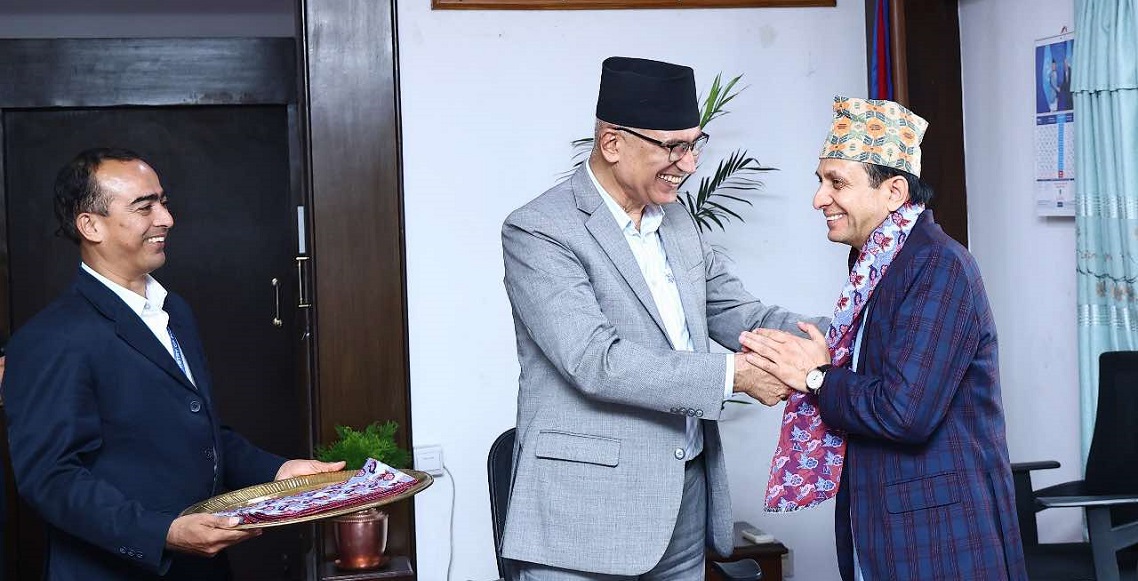 बिमा प्राधिकरणको अध्यक्षको शपथ लिए पोखरेलले