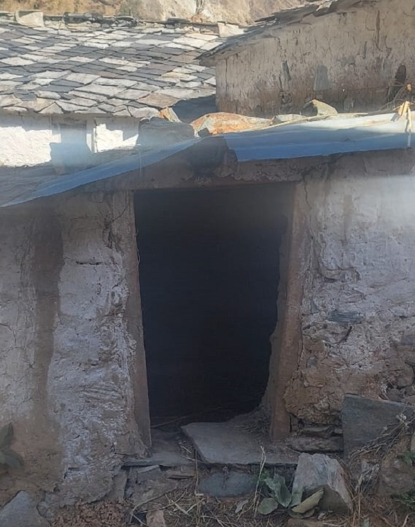 छाउगोठ भत्काउने अभियान जारी